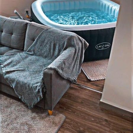 Appartement Cosy Et Chaleureux Avec Jacuzzi Seraing Exterior photo
