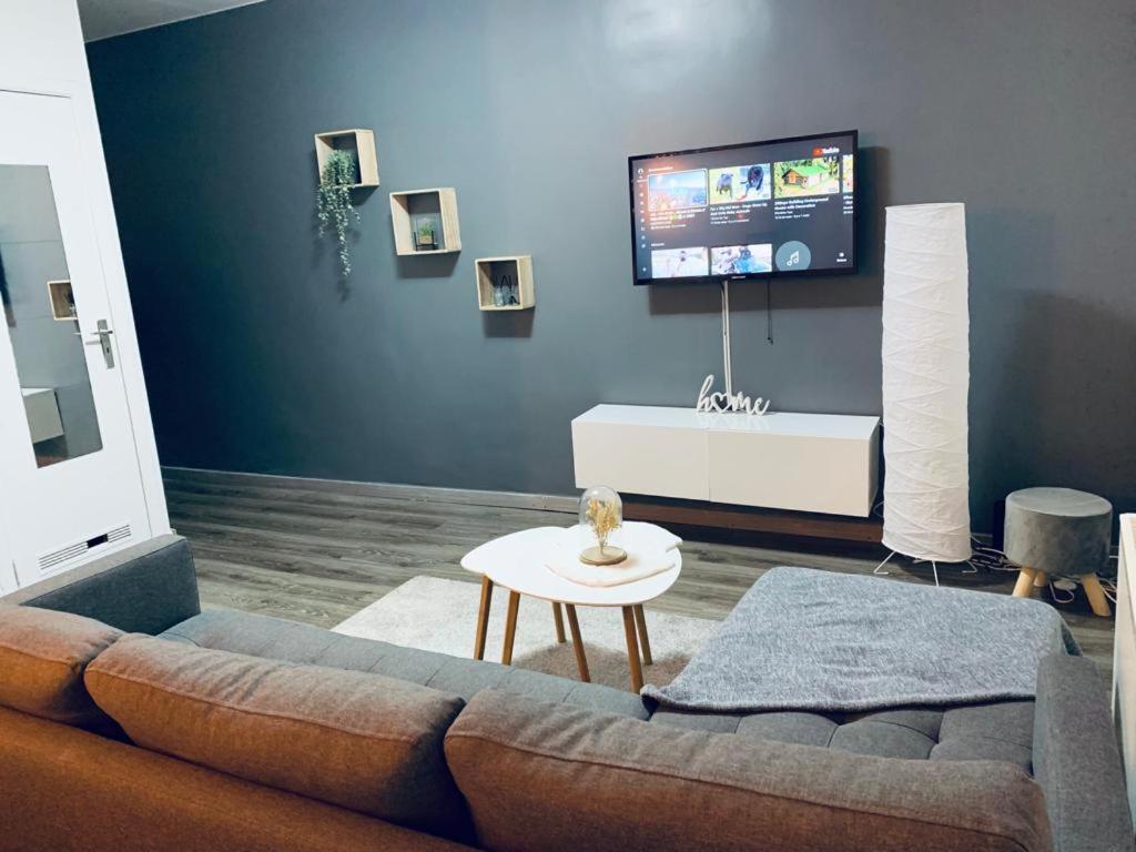 Appartement Cosy Et Chaleureux Avec Jacuzzi Seraing Exterior photo