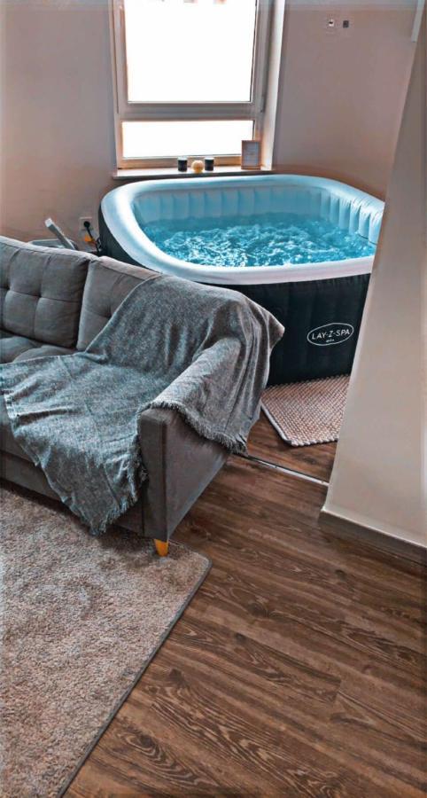 Appartement Cosy Et Chaleureux Avec Jacuzzi Seraing Exterior photo